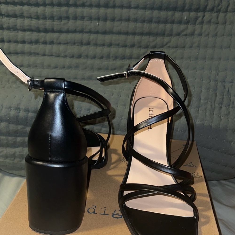 worn once - Picture 4 of 4